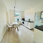 Apartment Zentrale Moderne Mitten In No 2