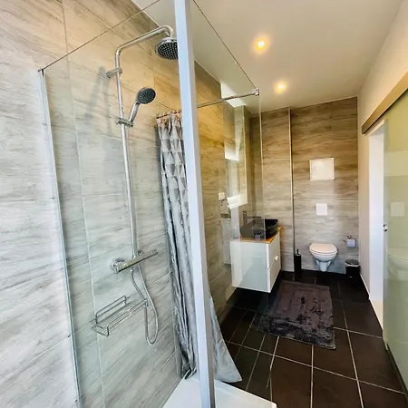 Zentrale Moderne Mitten In No 2 דירה Meißen