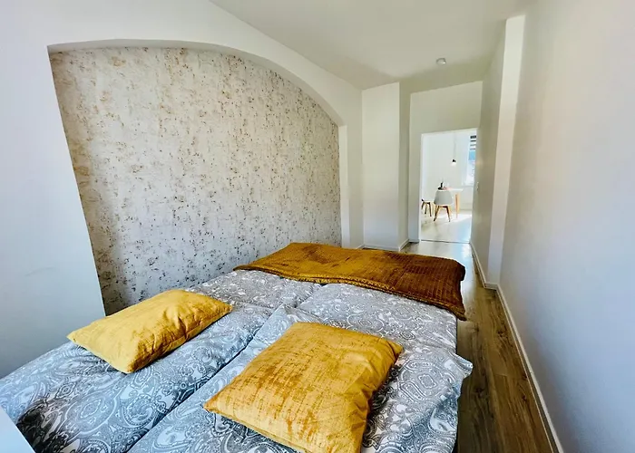 Zentrale Moderne Mitten In No 2 Meißen