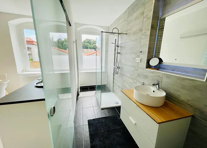 Zentrale Moderne Mitten In No 2 *