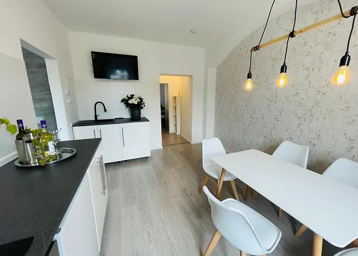 Zentrale Moderne Mitten In No 2